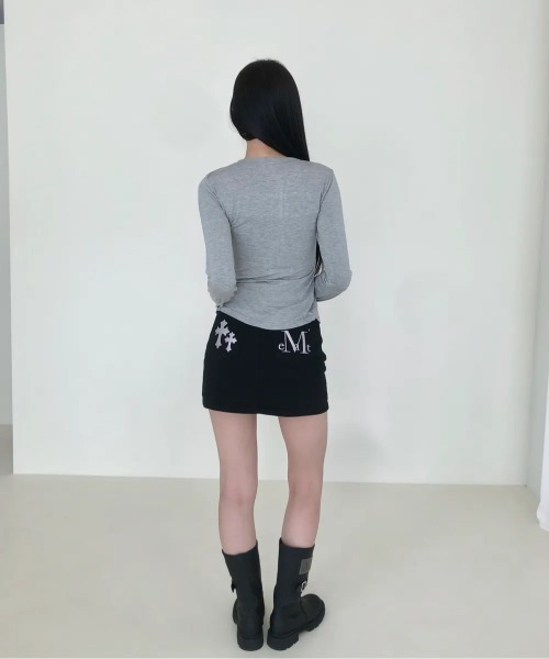 MUCENT（ムセント）の「【日本未発売/WEB限定】MUCENT(ムセント)/スリム フィット ラウンドネック カーディガン/ANZ SLIM FIT R-NECK CARDIGAN（カーディガン/ボレロ・レディース・グレー/チャコールグレー/ブラック/ベージュ/ホワイト・FREE）」の10枚目の写真