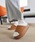 NIKE�i�i�C�L�j�́u�i�C�L �J�[�� �G���x�[�V���� �t�@�[ �E�B�����Y�X���C�h / Nike Calm Elevation Fur Women's Slides HV8560-200 Light British Tan�i�T���_���j�v�b���C�g�u���E��
