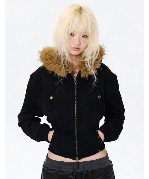 runningHIGH（ランニングハイ）の「A'GEM/9 × .kom 『runningHIGH/ランニングハイ』 FUR ZIP UP HOODIE/ファージップアップパーカー（パーカー・レディース・チャコールグレー/ブラック・FREE）」の3枚目の写真