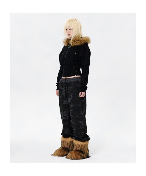 runningHIGH（ランニングハイ）の「A'GEM/9 × .kom 『runningHIGH/ランニングハイ』 FUR ZIP UP HOODIE/ファージップアップパーカー（パーカー・レディース・チャコールグレー/ブラック・FREE）」の9枚目の写真