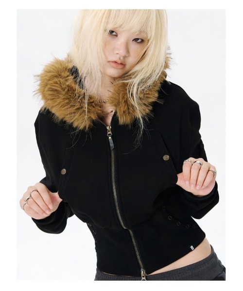 runningHIGH（ランニングハイ）の「A'GEM/9 × .kom 『runningHIGH/ランニングハイ』 FUR ZIP UP HOODIE/ファージップアップパーカー（パーカー・レディース・チャコールグレー/ブラック・FREE）」の4枚目の写真