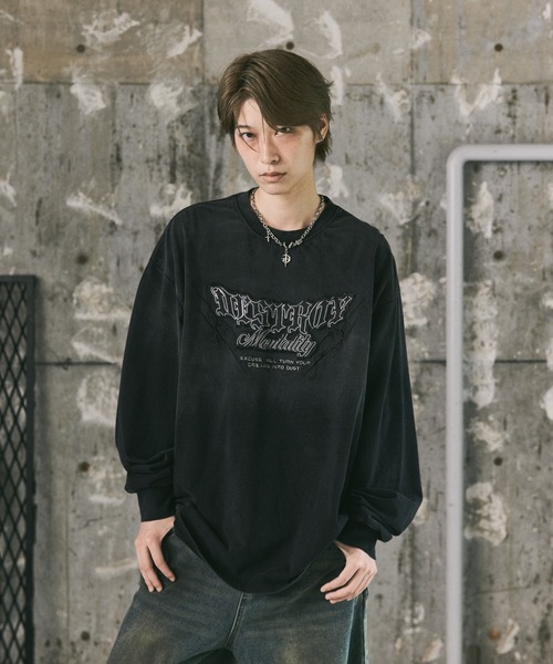 ILL'S(イルズ)の「フェード加工刺繍ロンT(Tシャツ/カットソー・メンズ・ブラック/ピンク・L/M)」の1枚目の写真