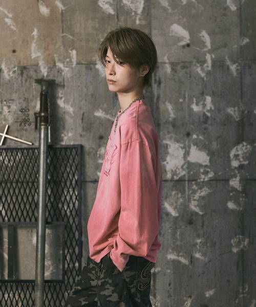 ILL'S(イルズ)の「フェード加工刺繍ロンT(Tシャツ/カットソー・メンズ・ブラック/ピンク・L/M)」の5枚目の写真