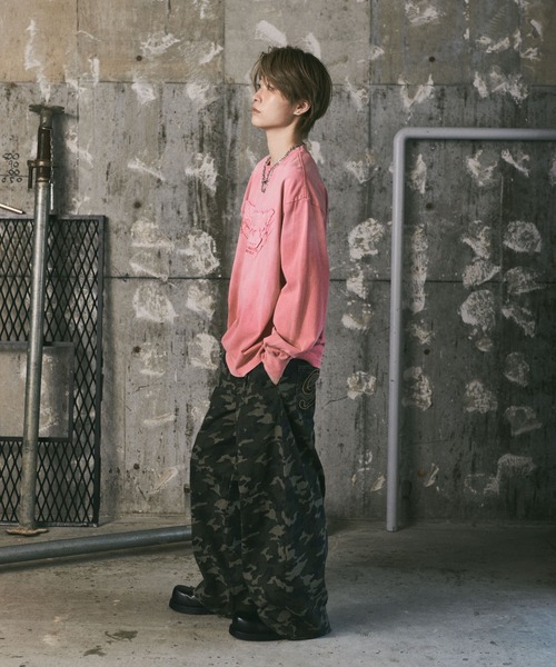 ILL'S(イルズ)の「フェード加工刺繍ロンT(Tシャツ/カットソー・メンズ・ブラック/ピンク・L/M)」の9枚目の写真