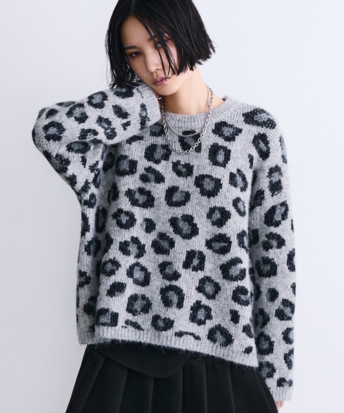 MONOe(モノエ)の「ヒョウ柄オーバープルオーバー(ニット/セーター・レディース・チャコールグレー/ライトグレー・FREE)」の22枚目の写真