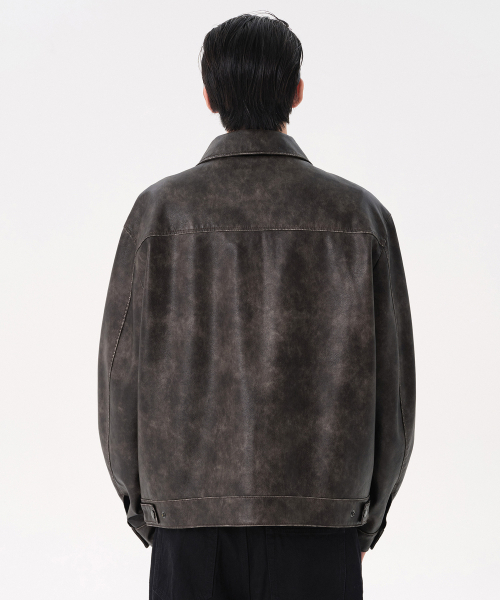 MUSINSA STANDARD（ムシンサスタンダード）の「フォグフェイデッド合成皮革シングルジャケット [グレー]（ライダースジャケット・メンズ・その他・MEDIUM/LARGE/X-LARGE/XX-LARGE）」の3枚目の写真