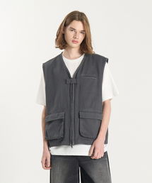 TOFFEE（トフィー）の「GARMENT DYED UTILITY POCKET VEST (CHARCOAL)（ベスト）」