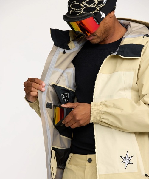 VOLCOM(ボルコム)の「VOLCOM ARTHUR 3L JACKET/ボルコムスキースノーボードウェア(ジャケット)(その他アウター・メンズ・エンジ/オリーブ/イエロー系その他・SMALL/MEDIUM/LARGE/X-LARGE)」の15枚目の写真