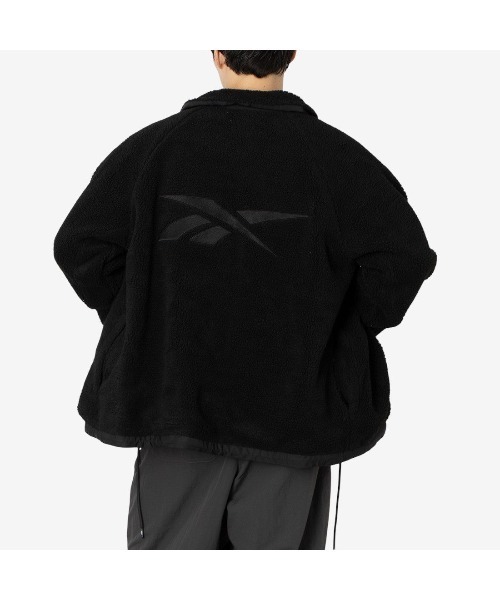 Reebok（リーボック）の「Reversible Boa Jacket REBOOT 90's（ブルゾン・メンズ・ブラック×レッド/ブラック×グレー/ネイビー・SMALL/X-LARGE/LARGE/MEDIUM）」の17枚目の写真