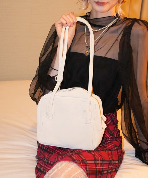 IMARI（イマリ）の「【 IMARI / イマリ 】 ロングハンドル スクエア ハンドバッグ #（ハンドバッグ・レディース・ブラック/ブラウン/レッド/アイボリー・FREE）」の2枚目の写真