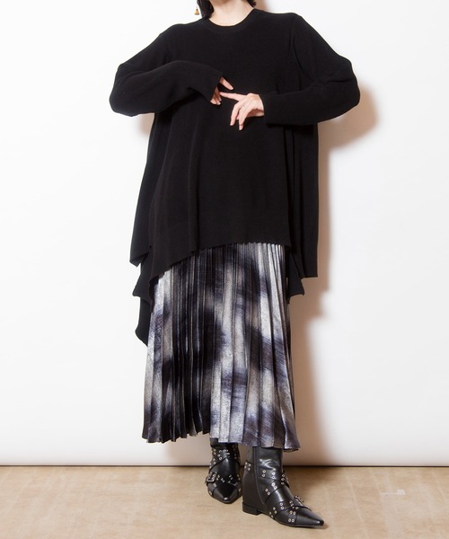 OSMOSIS(オズモーシス)の「イレギュラーヘムロングニットプルオーバー(ニット/セーター・レディース・ブラック/その他/レッド・ONE SIZE)」の21枚目の写真