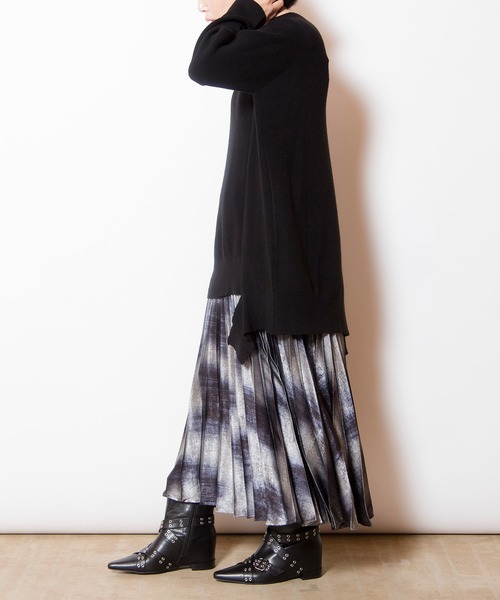 OSMOSIS(オズモーシス)の「イレギュラーヘムロングニットプルオーバー(ニット/セーター・レディース・ブラック/その他/レッド・ONE SIZE)」の22枚目の写真