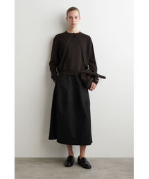 ボリュームのある コットンミディスカート