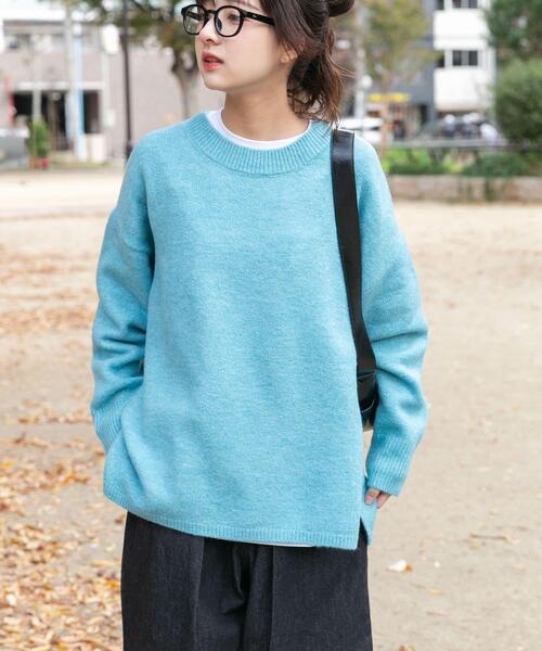 ITEMS URBANRESEARCH（アイテムズ アーバンリサーチ）の「サイドスリットニットプルオーバー（ニット/セーター・レディース・チャコールグレー/オレンジ/グリーン系その他/ブルー・FREE）」の3枚目の写真