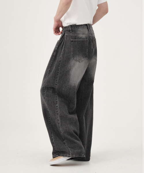 JINMANIA(ジンマニア)の「ユニセックスサイドピンタックバルーンワイドデニムパンツ(グレーウォッシング)(デニムパンツ・レディース・その他・SMALL/MEDIUM/LARGE/X-LARGE/X-SMALL)」の11枚目の写真