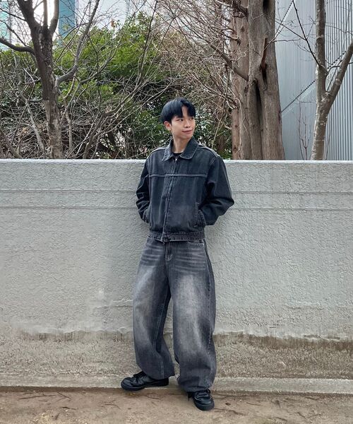 JINMANIA(ジンマニア)の「ユニセックスサイドピンタックバルーンワイドデニムパンツ(グレーウォッシング)(デニムパンツ・レディース・その他・SMALL/MEDIUM/LARGE/X-LARGE/X-SMALL)」の2枚目の写真