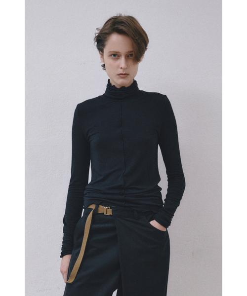 MIDNLOW(ミッドアンドロー)の「Turtle neck Top(Black)(Tシャツ/カットソー・レディース・その他・FREE)」の1枚目の写真