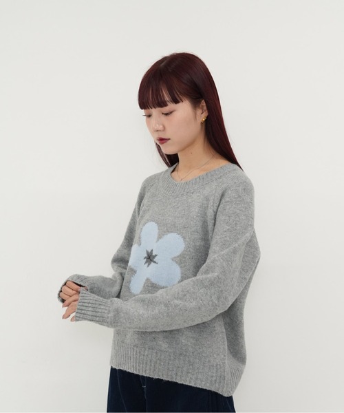 Uenui(ウニュイ)の「【 cunii 】ニット セーター 花柄 フラワー モヘア風 ふわふわ 長袖 ゆったり ガーリー 体型カバー 秋冬 韓国風(ニット/セーター・レディース・グレー/チャコールグレー/アイボリー/パープル・FREE)」の3枚目の写真
