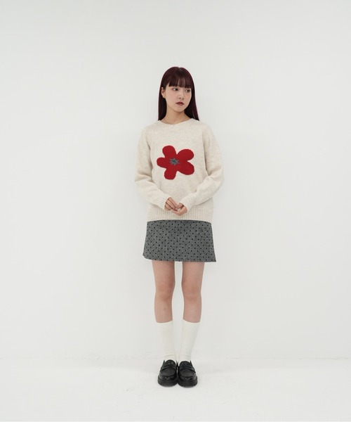 Uenui(ウニュイ)の「【 cunii 】ニット セーター 花柄 フラワー モヘア風 ふわふわ 長袖 ゆったり ガーリー 体型カバー 秋冬 韓国風(ニット/セーター・レディース・グレー/チャコールグレー/アイボリー/パープル・FREE)」の9枚目の写真