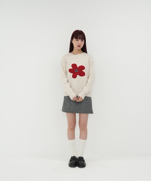 Uenui(ウニュイ)の「【 cunii 】ニット セーター 花柄 フラワー モヘア風 ふわふわ 長袖 ゆったり ガーリー 体型カバー 秋冬 韓国風(ニット/セーター・レディース・グレー/チャコールグレー/アイボリー/パープル・FREE)」の11枚目の写真