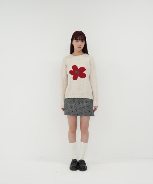 Uenui(ウニュイ)の「【 cunii 】ニット セーター 花柄 フラワー モヘア風 ふわふわ 長袖 ゆったり ガーリー 体型カバー 秋冬 韓国風(ニット/セーター・レディース・グレー/チャコールグレー/アイボリー/パープル・FREE)」の12枚目の写真
