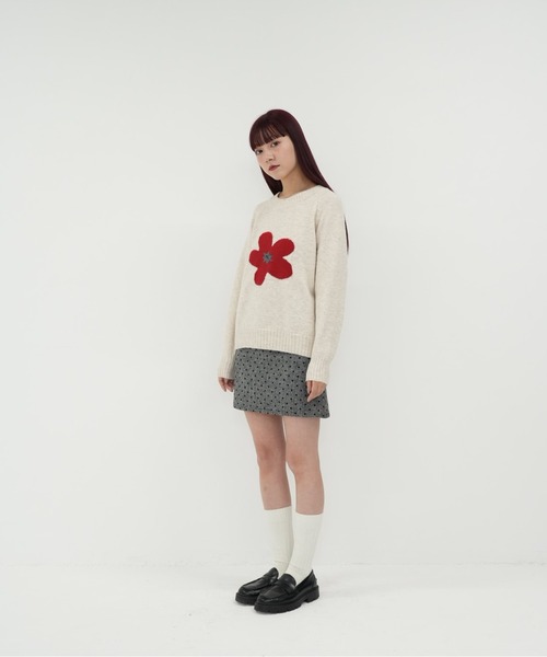 Uenui(ウニュイ)の「【 cunii 】ニット セーター 花柄 フラワー モヘア風 ふわふわ 長袖 ゆったり ガーリー 体型カバー 秋冬 韓国風(ニット/セーター・レディース・グレー/チャコールグレー/アイボリー/パープル・FREE)」の14枚目の写真