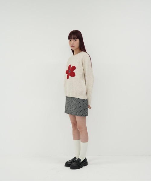 Uenui(ウニュイ)の「【 cunii 】ニット セーター 花柄 フラワー モヘア風 ふわふわ 長袖 ゆったり ガーリー 体型カバー 秋冬 韓国風(ニット/セーター・レディース・グレー/チャコールグレー/アイボリー/パープル・FREE)」の16枚目の写真