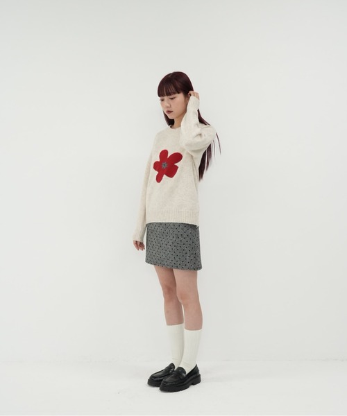 Uenui(ウニュイ)の「【 cunii 】ニット セーター 花柄 フラワー モヘア風 ふわふわ 長袖 ゆったり ガーリー 体型カバー 秋冬 韓国風(ニット/セーター・レディース・グレー/チャコールグレー/アイボリー/パープル・FREE)」の17枚目の写真