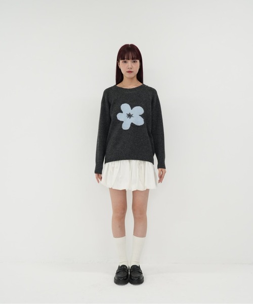 Uenui(ウニュイ)の「【 cunii 】ニット セーター 花柄 フラワー モヘア風 ふわふわ 長袖 ゆったり ガーリー 体型カバー 秋冬 韓国風(ニット/セーター・レディース・グレー/チャコールグレー/アイボリー/パープル・FREE)」の6枚目の写真