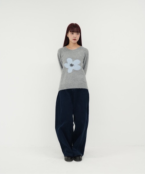 Uenui(ウニュイ)の「【 cunii 】ニット セーター 花柄 フラワー モヘア風 ふわふわ 長袖 ゆったり ガーリー 体型カバー 秋冬 韓国風(ニット/セーター・レディース・グレー/チャコールグレー/アイボリー/パープル・FREE)」の7枚目の写真