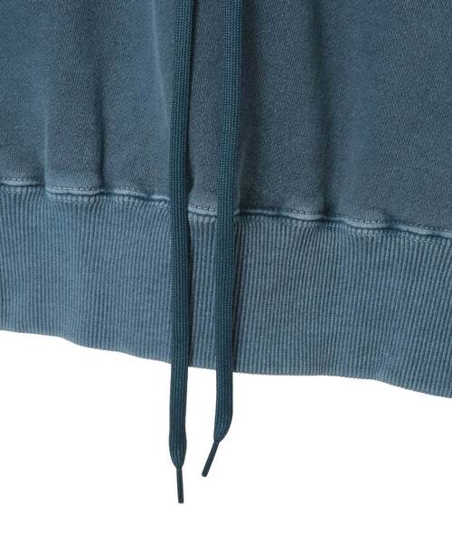 CONVERSE TOKYO（コンバーストウキョウ）の「PIGMENT DYE SPINDLE STAR★ SWEAT（スウェット・レディース・ネイビー/ブラック/ベージュ・SMALL/MEDIUM）」の14枚目の写真