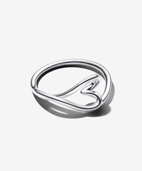 PANDORA(パンドラ)の「オーガニカリー シェイプド ハート スモール シルバー リング(リング・レディース・シルバー・60/58/56/54/52/50/48)」の2枚目の写真