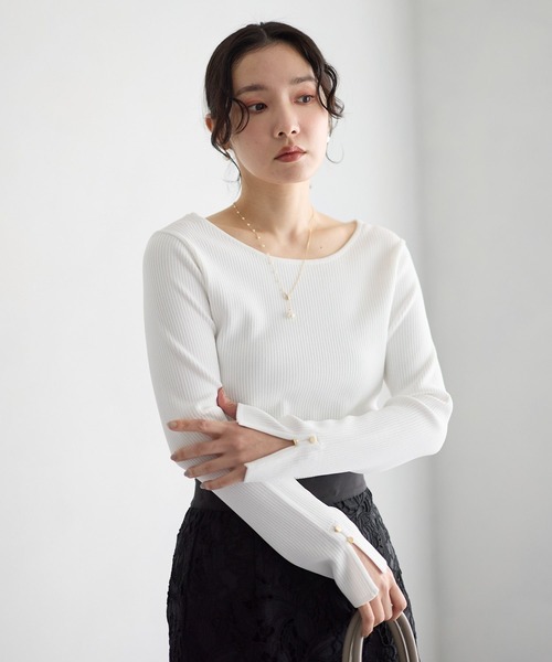 Andemiu(アンデミュウ)の「ソデスリットボートニット638382(ニット/セーター・レディース・ネイビー/グレー/オフホワイト/グリーン・FREE)」の11枚目の写真