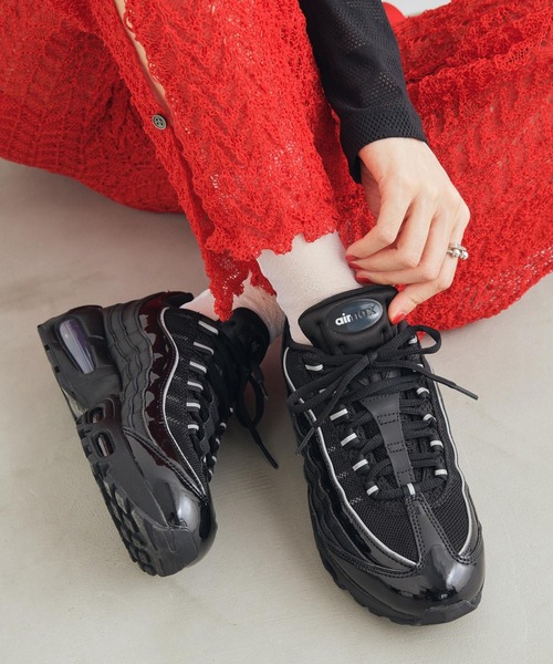 NIKE(ナイキ)の「ナイキ エア マックス 95 ビッグ バブル ウィメンズシューズ リフレクティブ (再帰反射) アクセント付き / Nike Air Max 95 Big Bubble Women's Shoes with Reflective Accents IB6397-001 Black(スニーカー・レディース・ブラック・24/25/26/22/25.5/22.5/24.5/23.5/23)」の4枚目の写真
