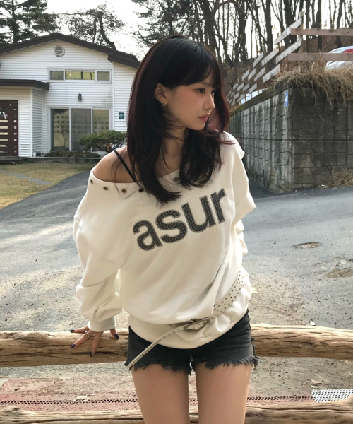 as you are(アズユーアー)の「AU ワンショルダーボートネック スウェット ホワイト(スウェット・レディース・その他・OS)」の3枚目の写真