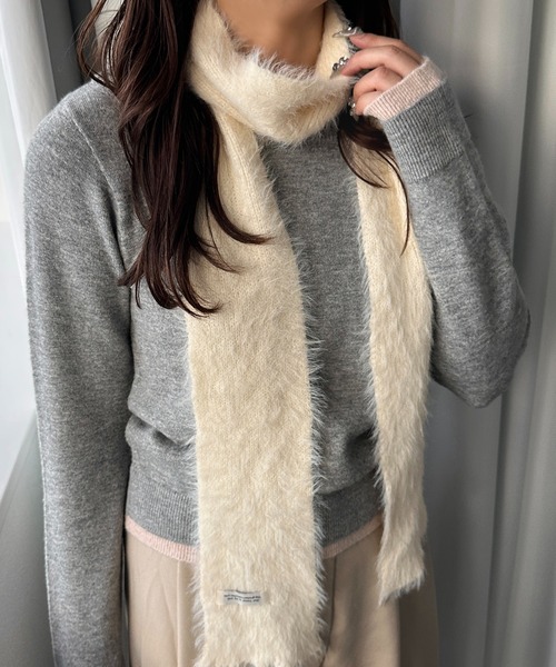 apres jour mignon（アプレジュールミニョン）の「【apresjour mignon×ARIAZ】ニットマフラー（ストール/ショール・レディース・オフホワイト/ブラック・ONESIZE）」の4枚目の写真