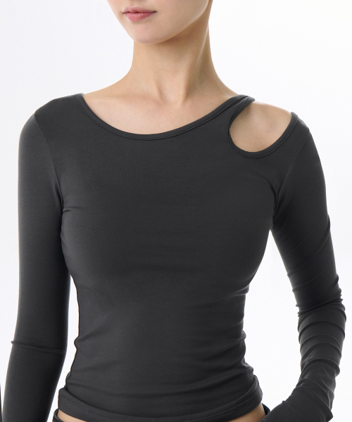 MUSINSA STANDARD WOMAN（ムシンサスタンダードウーマン）の「ウィメンズ テンセル スリム カットアウト ストリング 長袖Tシャツ [ダークグレー]（Tシャツ/カットソー・レディース・その他・X-SMALL/SMALL/MEDIUM/LARGE）」の3枚目の写真