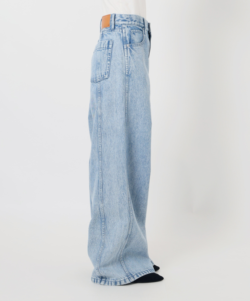 IENA LA BOUCLE（イエナラブークル）の「IENA LA BOUCLE ソフトデニムシルエットパンツ（デニムパンツ・レディース・ライトブルー・40/38/36/34）」の7枚目の写真