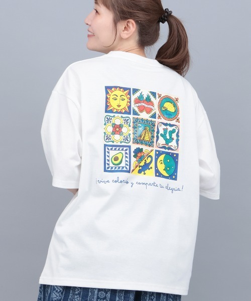 チチカカ(チチカカ)の「メキシコタイルプリントTシャツ【ユニセックス】(Tシャツ/カットソー・メンズ・ブラック/ホワイト・MEDIUM/LARGE)」の1枚目の写真