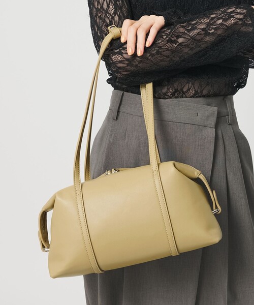 BEAUTY&YOUTH UNITED ARROWS(ビューティーアンドユースユナイテッドアローズ)の「ジップ スクエア ボストンバッグ(ショルダーバッグ・レディース・ダークブラウン/クリーム・FREE)」の2枚目の写真