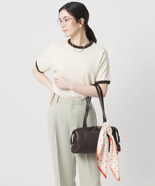 BEAUTY&YOUTH UNITED ARROWS(ビューティーアンドユースユナイテッドアローズ)の「ジップ スクエア ボストンバッグ(ショルダーバッグ・レディース・ダークブラウン/クリーム・FREE)」の4枚目の写真