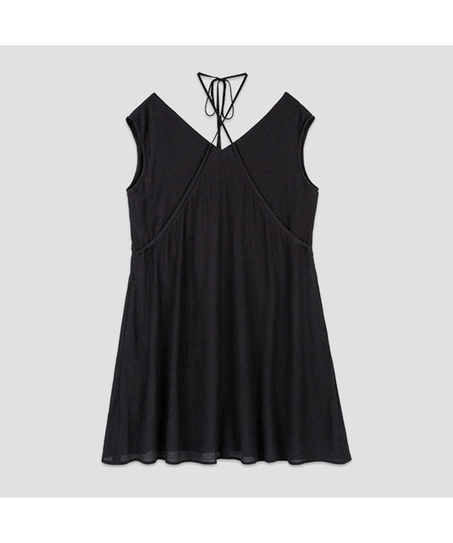 ATELIER NAIN(アトリエナイン)の「AILE CROSS HALTER NECK DRESS(OP-6278)(ワンピース・レディース・ブラック/クリーム・FREE)」の2枚目の写真
