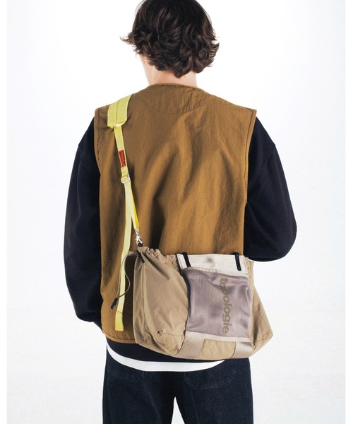 Topologie（トポロジー）の「Summit Tote Wide Small（サミット トート ワイド スモール）（ショルダーバッグ・レディース・ブラック/ブルー/オレンジ・ONE SIZE）」の16枚目の写真