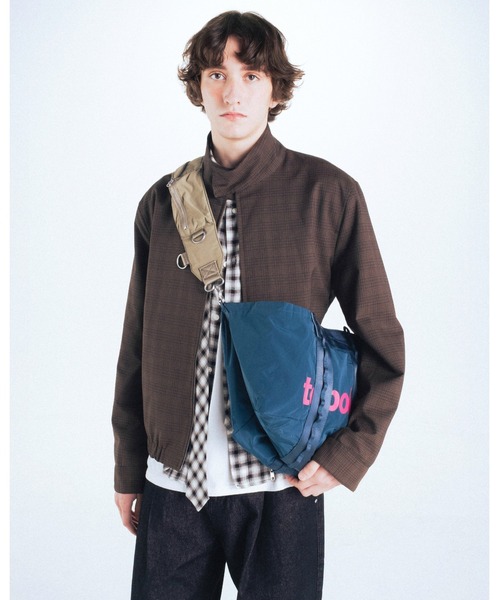 Topologie（トポロジー）の「Summit Tote Wide Small（サミット トート ワイド スモール）（ショルダーバッグ・レディース・ブラック/ブルー/オレンジ・ONE SIZE）」の19枚目の写真