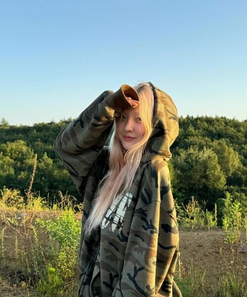 IDWS(アイドンワナセル)の「Oblique Hoodie Zip Up Light Multi(パーカー・レディース・その他・0/1/2)」の10枚目の写真