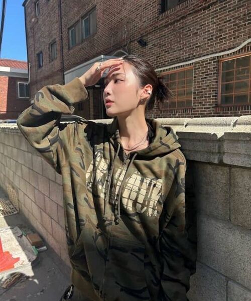 IDWS(アイドンワナセル)の「Oblique Hoodie Zip Up Light Multi(パーカー・レディース・その他・0/1/2)」の2枚目の写真