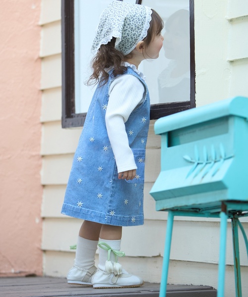 petit main(プティマイン)の「花刺しゅうジャンスカ(ジャンパースカート・キッズ・キナリ/サックスブルー・S(80-90cm)/L(120-130cm)/M(100-110cm))」の3枚目の写真