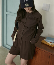 PUBLUX（パブリュクス）の「PUBLUX/パブリュクス フリルデザイン カーディガンショートパンツ セットアップ　限定展開（アンサンブル）」