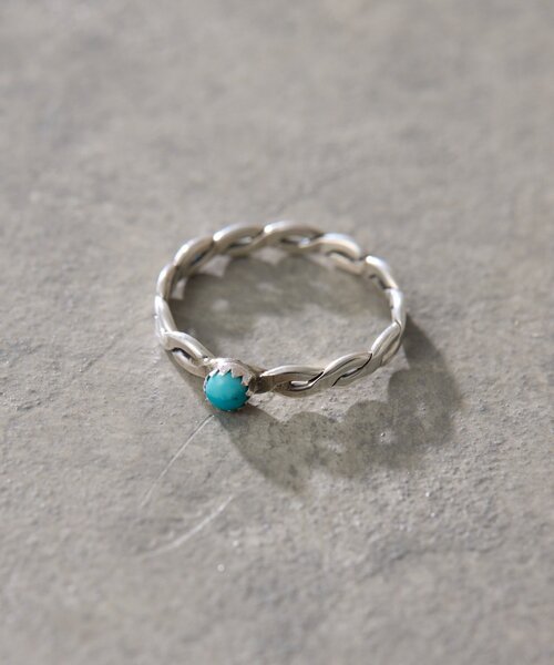 ear PAPILLONNER（イアパピヨネ）の「《スターリングシルバー使用》ポイントターコイズ細リング（ブレスレット・レディース・シルバー・11/12）」の2枚目の写真