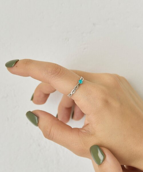 ear PAPILLONNER（イアパピヨネ）の「《スターリングシルバー使用》ポイントターコイズ細リング（ブレスレット・レディース・シルバー・11/12）」の7枚目の写真